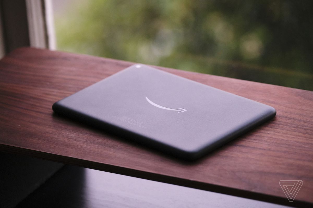 Calitatea construirii pe Fire HD nu este tocmai inspiratoare, dar se simte durabilă și rigidă.