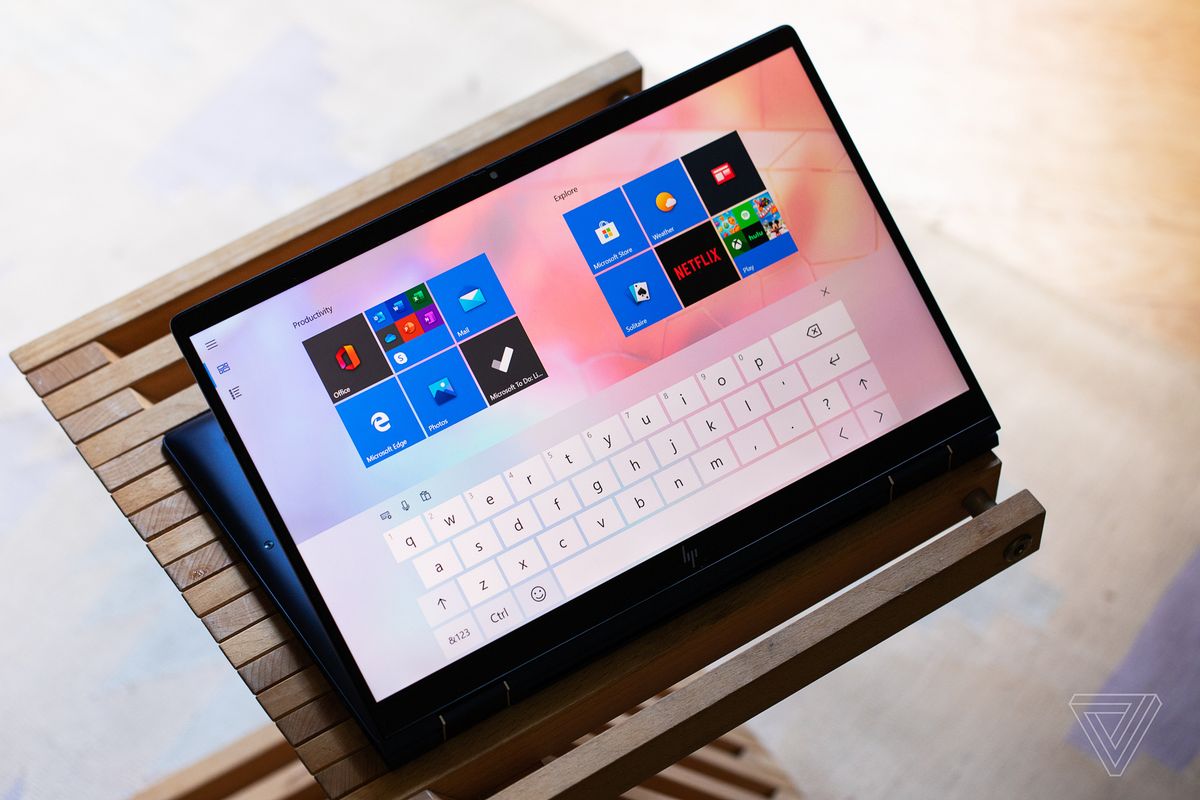 HP Elite Dragonfly în modul tabletă.