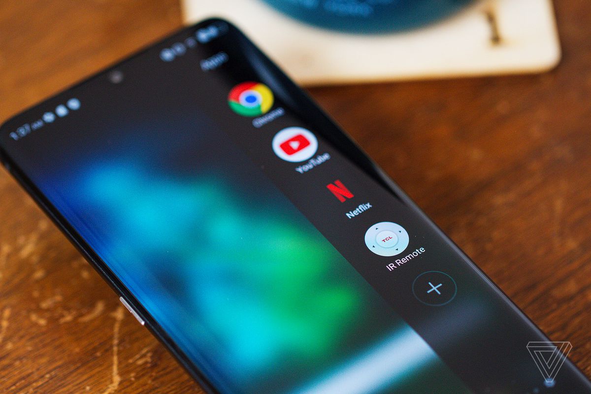 TCL 10 Pro este afișat cu comanda rapidă pe bara de pe ecran.