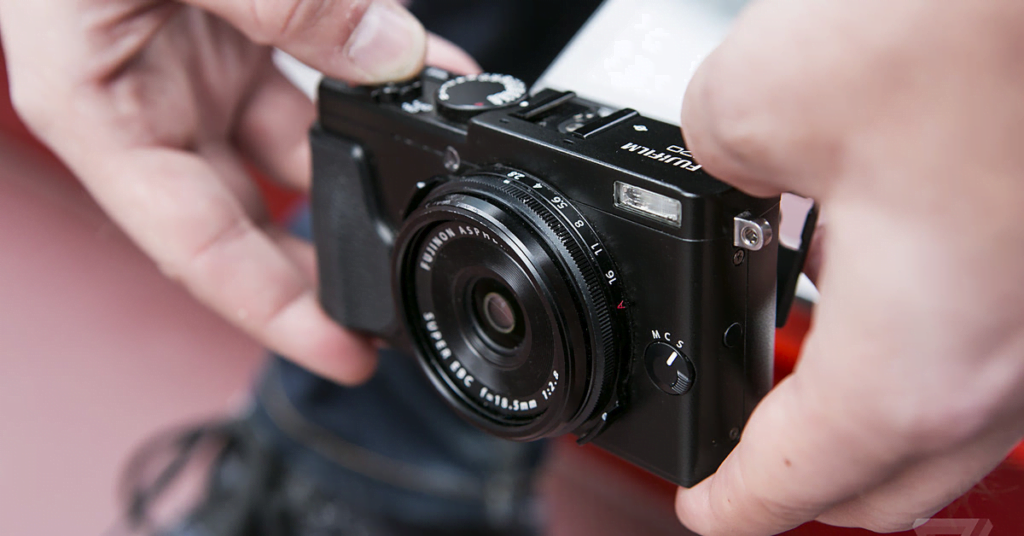 1609413271 Recenzie Fujifilm X70 mica camera care poate