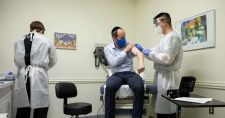 Primele vaccinuri COVID 19 vor necesita probabil doua lovituri