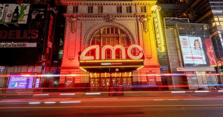 Veniturile AMC scad cu peste 90 intrucat cinematografele raman goale