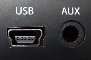 Logitech-mini-boomboxdsc_0585-theverge-300