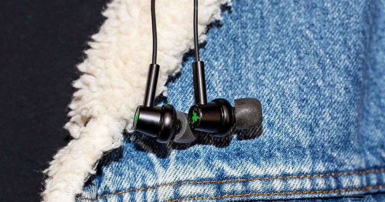 1609712361 Razer Hammerhead USB C ANC review izolare usoara