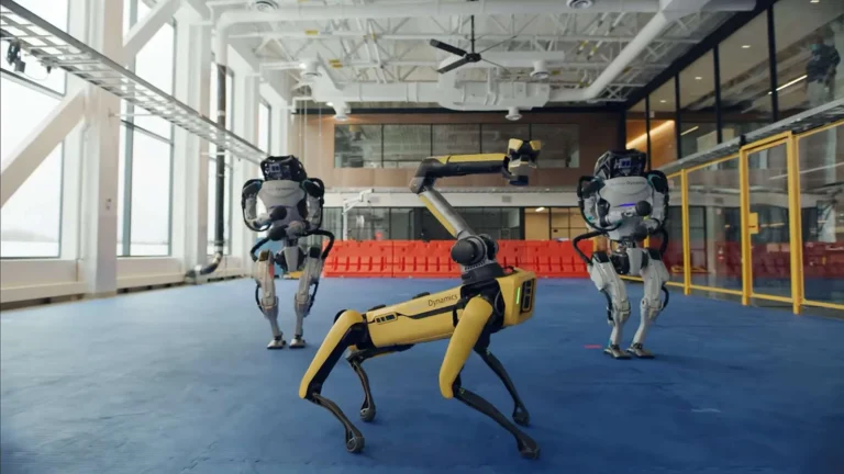 1610036443 Urmariti viitorul nostru Robot Overlords Danseaza ca si cum nu