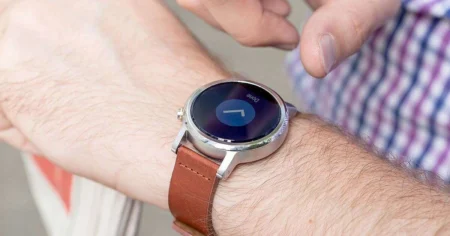 1610094230 Recenzie Moto 360 2015 The Verge
