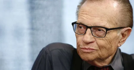 Conducatorul de radio si TV Larry King moare la 87