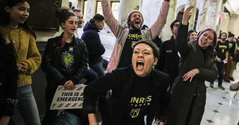 Personalul mișcării Sunrise votează pentru sindicalizare Personalul miscarii Sunrise voteaza pentru sindicalizare