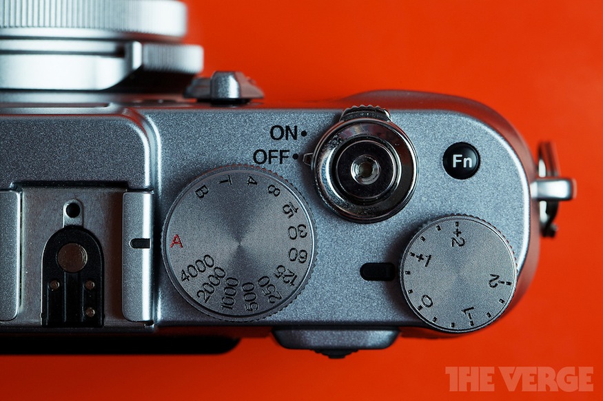 Fujix100s8_2040_verge_super_wide