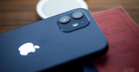 Se pare ca Apple prototipeaza ecrane iPhone pliabile