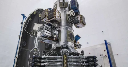 SpaceX lanseaza un lot record de sateliti in prima misiune 1200x628