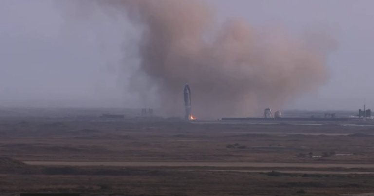 SpaceX lansează pentru prima dată prototipul Starship – și apoi aruncă în aer SpaceX lanseaza pentru prima data prototipul Starship si apoi