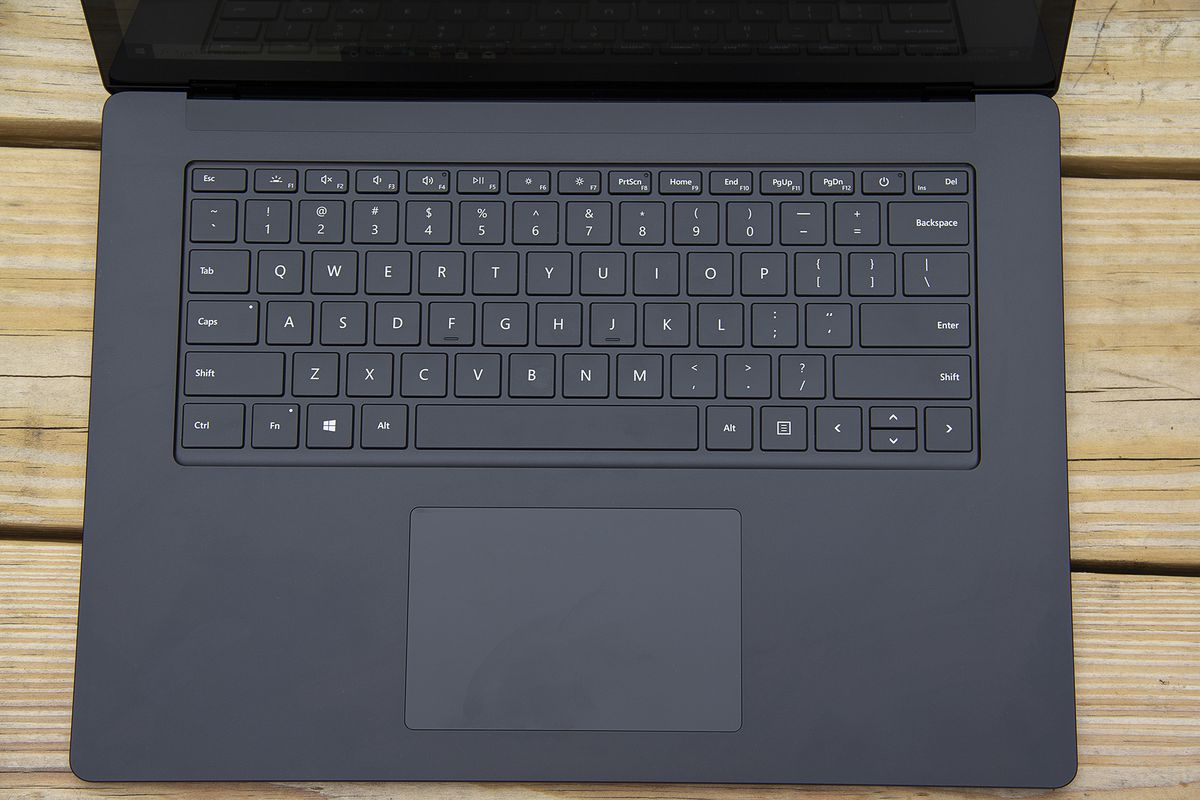 Tastatura Surface Laptop 4 de 15 inci de sus.