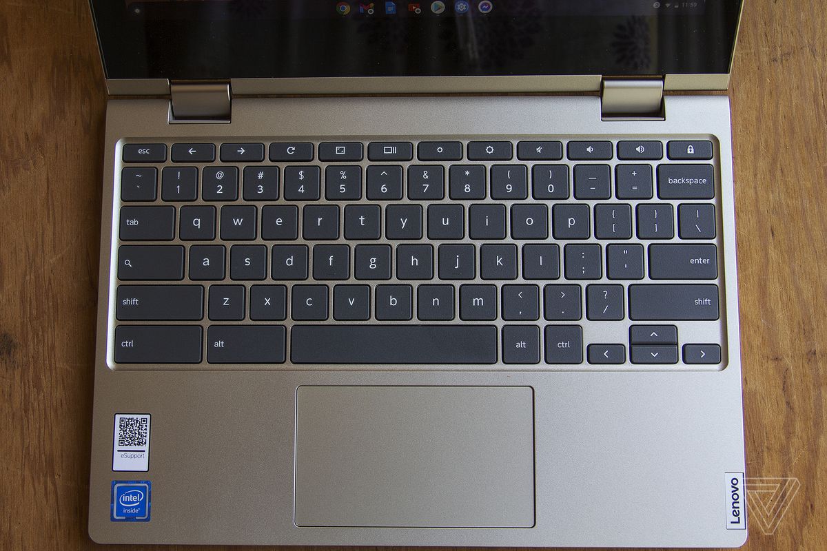 Tastatura Lenovo Ideapad Flex 3 văzută de sus.