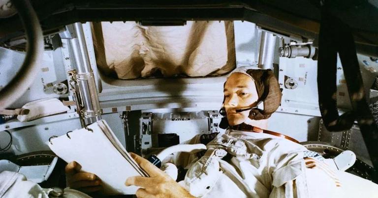 Comunitatea spatiala deplange moartea astronautului Apollo 11 Michael Collins 1200x628