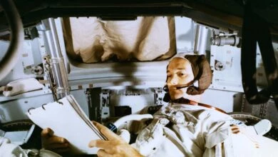 Comunitatea spatiala deplange moartea astronautului Apollo 11 Michael Collins