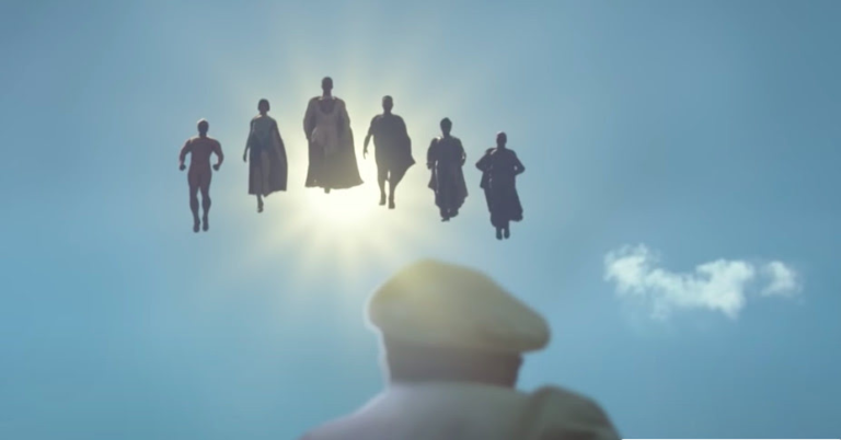 Netflix aduce vina parintilor in lumea supereroilor cu primul trailer