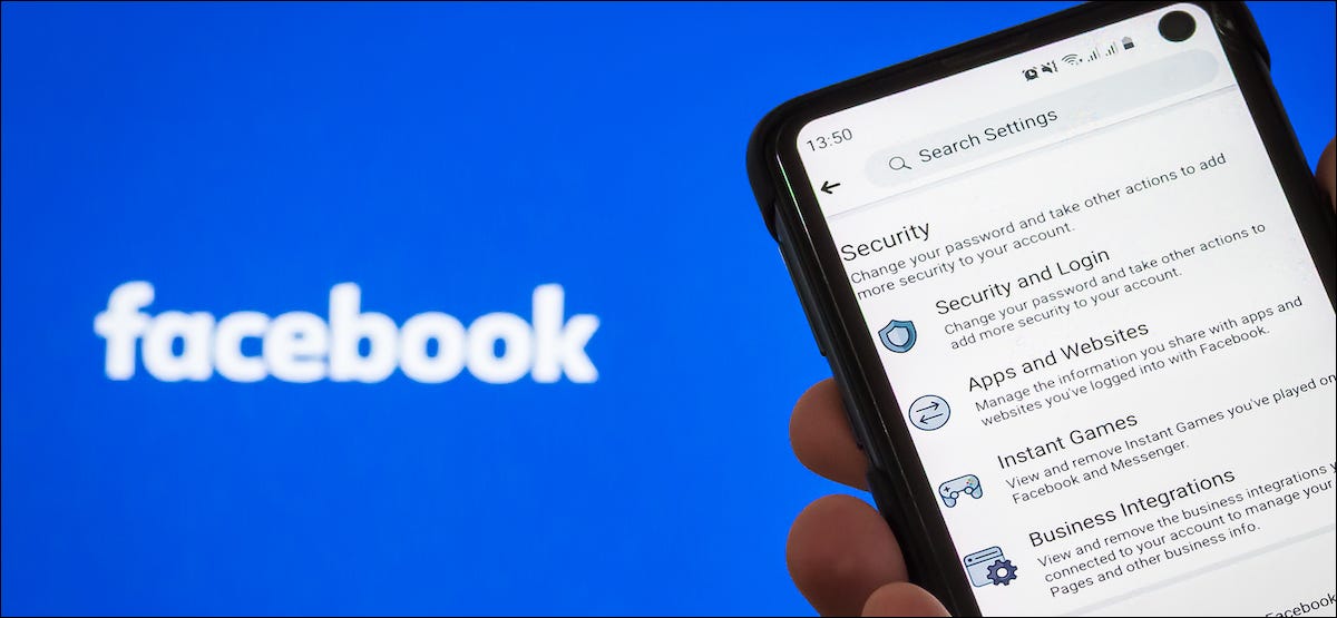 Setări Facebook de securitate și confidențialitate pe un smartphone