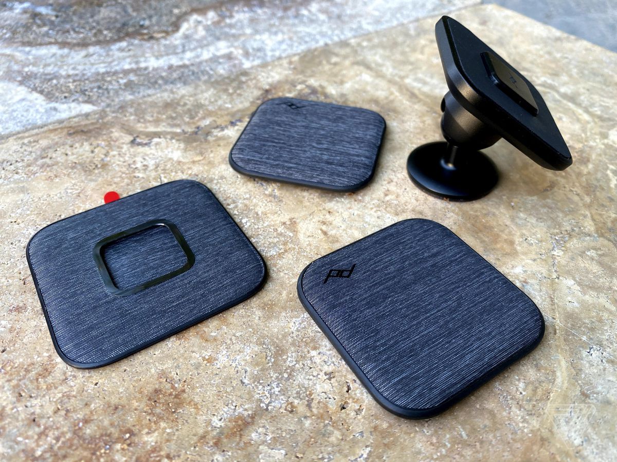 Unele prototipuri din sistemul mobil Peak Design