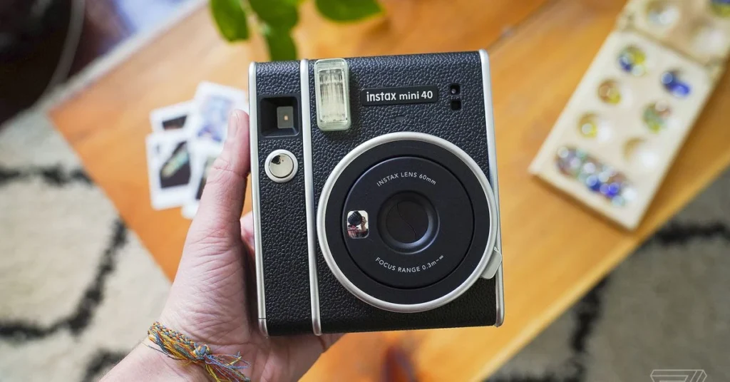 1626128028 Noua Instax Mini 40 de la Fujifilm este o jucarie