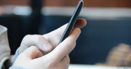 Cum sa blocati si sa raportati spamul text