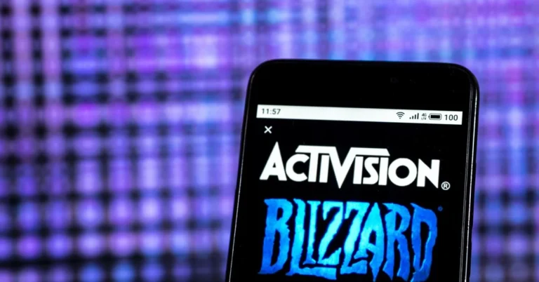 Aproape o mie de angajati ai Activision Blizzard au criticat