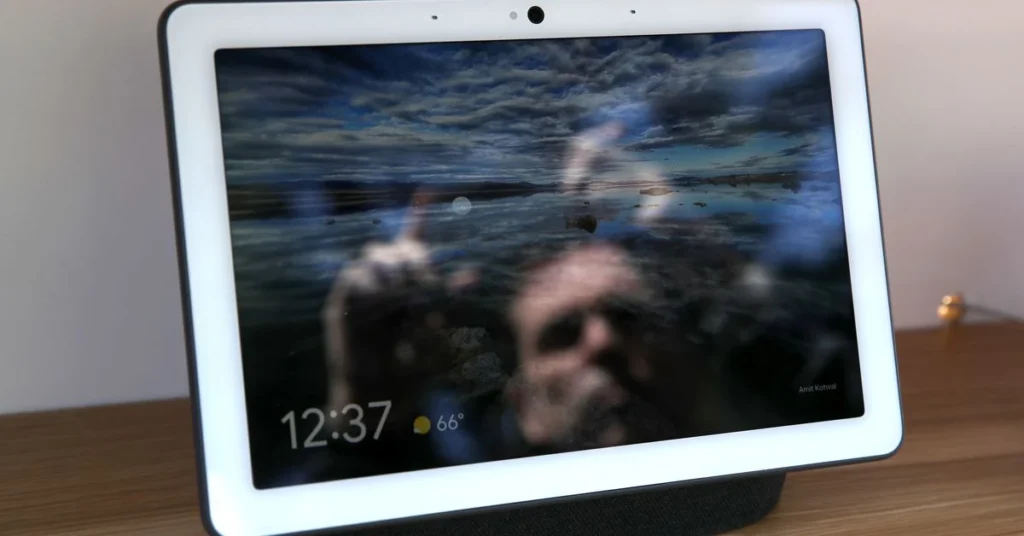 Huburile Google Nest vor avertiza utilizatorii despre poluarea și fumul din apropiere Huburile Google Nest vor avertiza utilizatorii despre poluarea si fumul