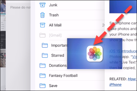 Tragerea unei fotografii în panoul multitasking.