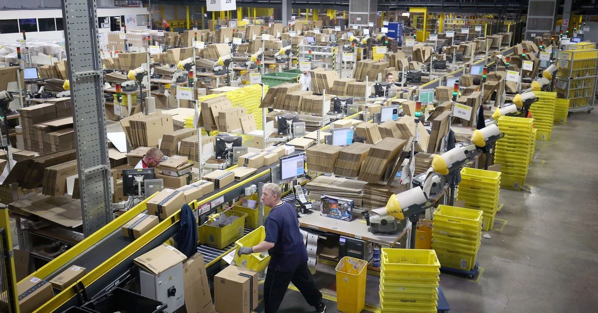 Amazon lanseaza noi programe de revanzare pentru reducerea deseurilor din