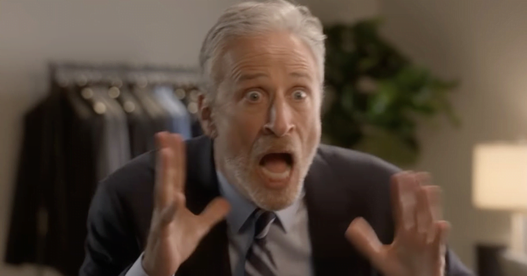 Apple stabileste data de debut pentru Problema cu Jon Stewart