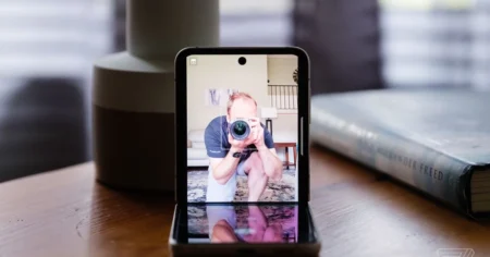 Iata cat costa fixarea unui Z Fold 3 sau Z