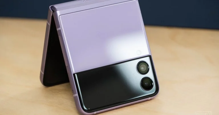 Samsung Galaxy Z Flip 3 anunțat cu un ecran de acoperire mult mai mare și mai util Uitati de nota pliabilele Samsung vin si pentru Galaxy