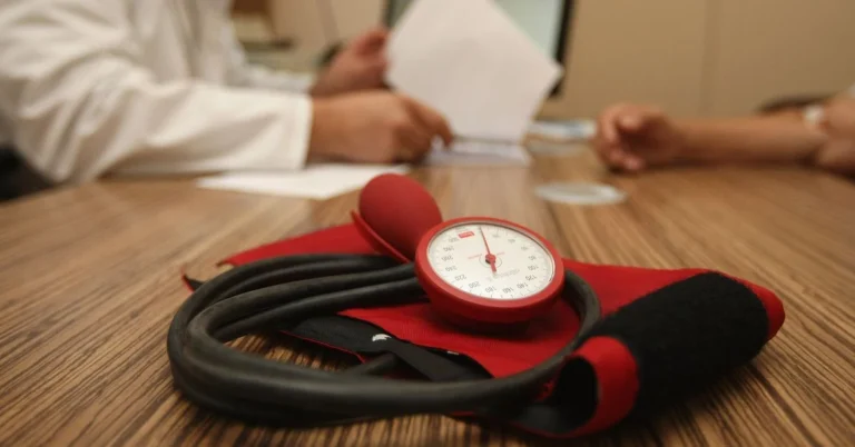 1633434736 De ce tensiunea arteriala masurata prin smartwatch inca nu este