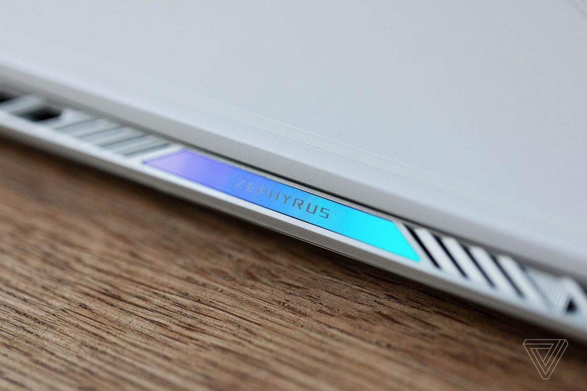 Sigla Zephyrus de pe Asus ROG Zephyrus G14.