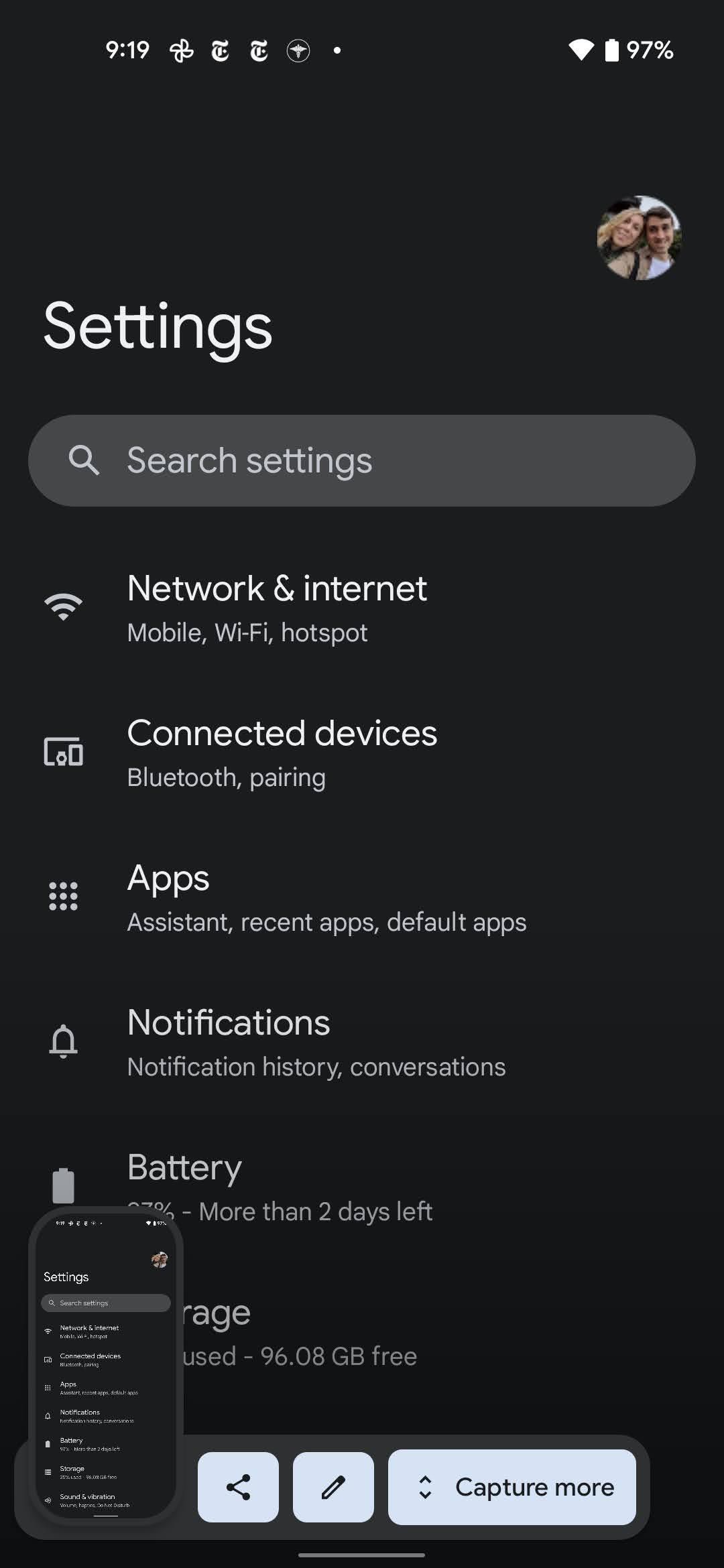 Butonul „Capturați mai multe” vă va permite să faceți o captură de ecran cu derulare.