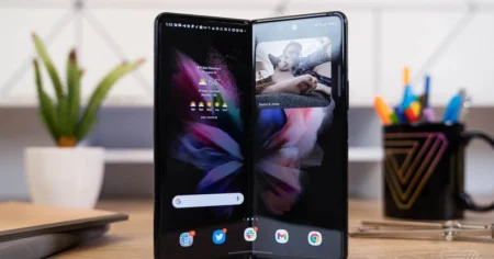 Codul sugereaza ca Pixel pliabil de la Google va reveni