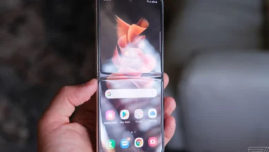 Samsung incearca sa demonstreze ca telefoanele sale pliabile sunt dure
