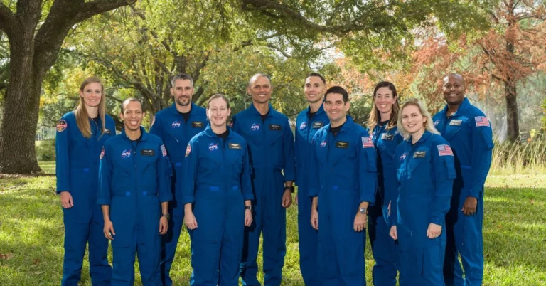 NASA anunta 10 noi candidati astronauti care ar putea zbura