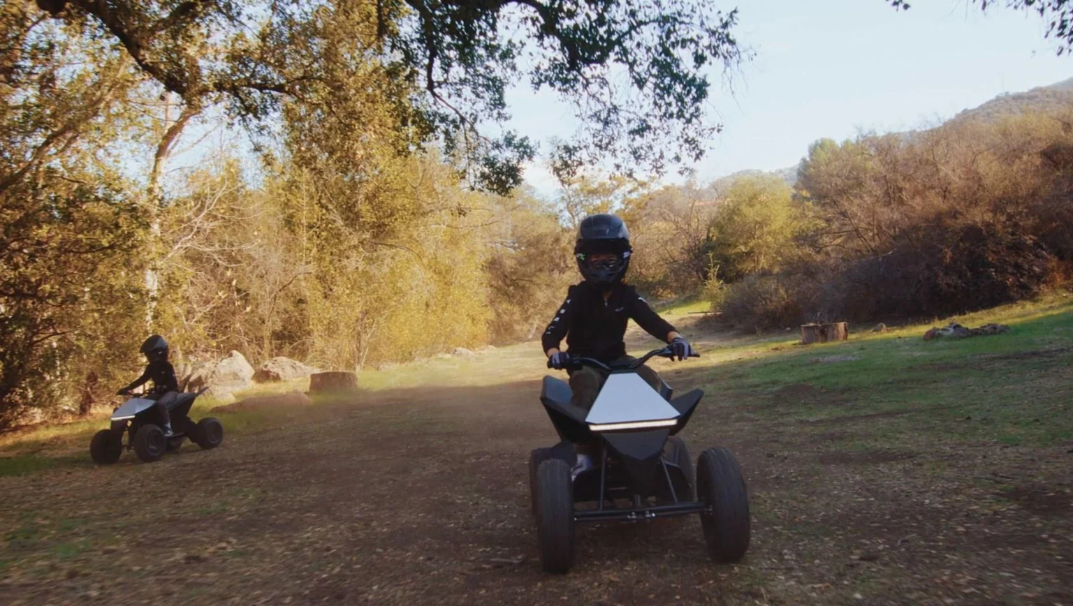 newit Tesla Cyberquad pentru copii