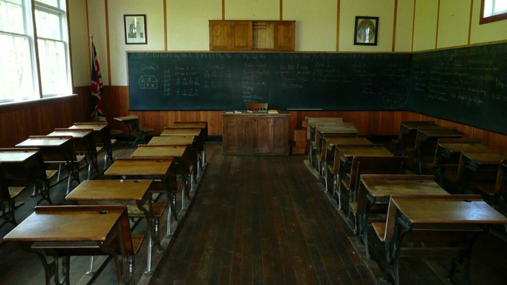 newit ro cine a inventat scoala