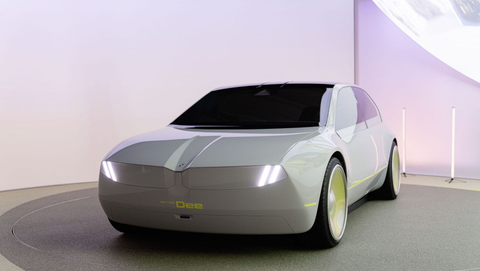 newit ro masini EV bmw i vision dee kitt