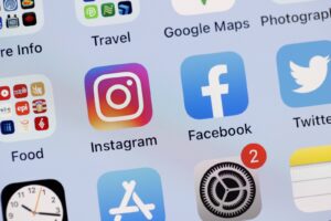Facebook are un instrument secret pentru a vă șterge numărul de telefon din baza de date Facebook are un instrument secret pentru a va sterge numarul