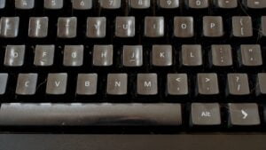 Cum sa curatati in profunzime tastatura
