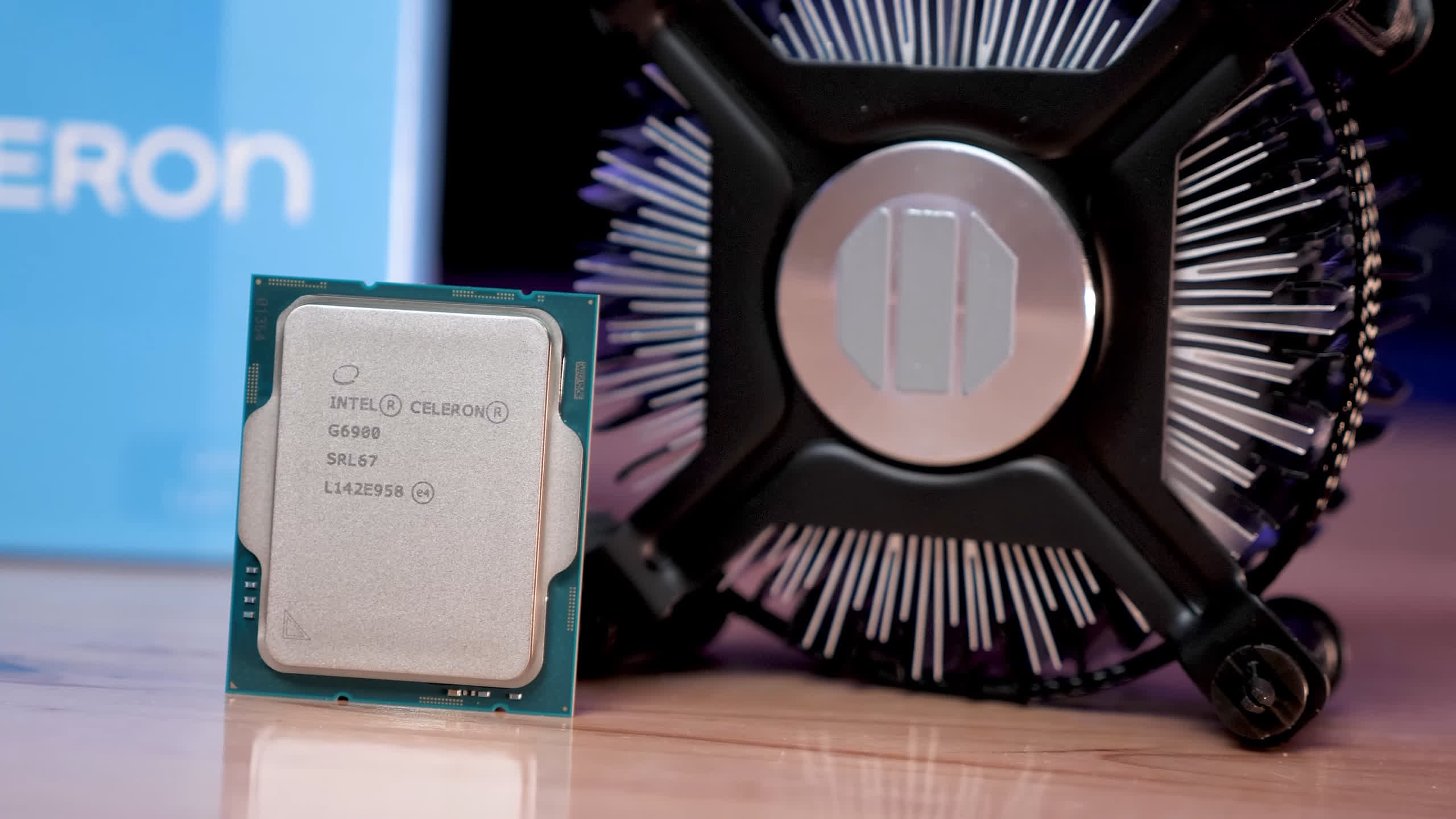Procesorul Intel de 42 USD Celeron G6900 Review