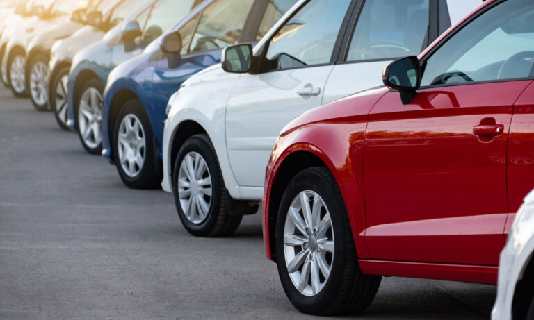 Avantajele Închirierii Autovehiculelor în Locul Achiziționării: Eficiență și Economie în Mobilitate